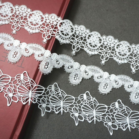 Off White Floral Venice Lace Trim: Scalloped Guipure Bridal Lace