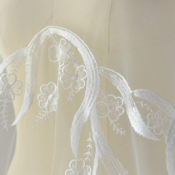 White Embroidered Bridal Lace Fabric: Corded Wedding Gown Lace