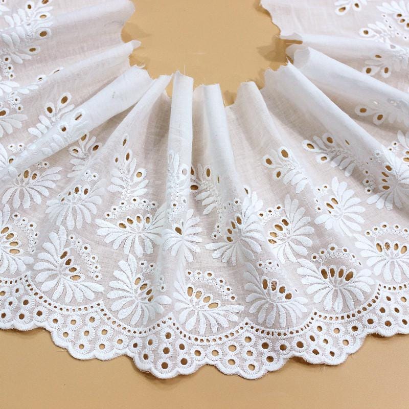 Scalloped Edge Cotton Lace Trim: Elegant Sewing & Craft Décor