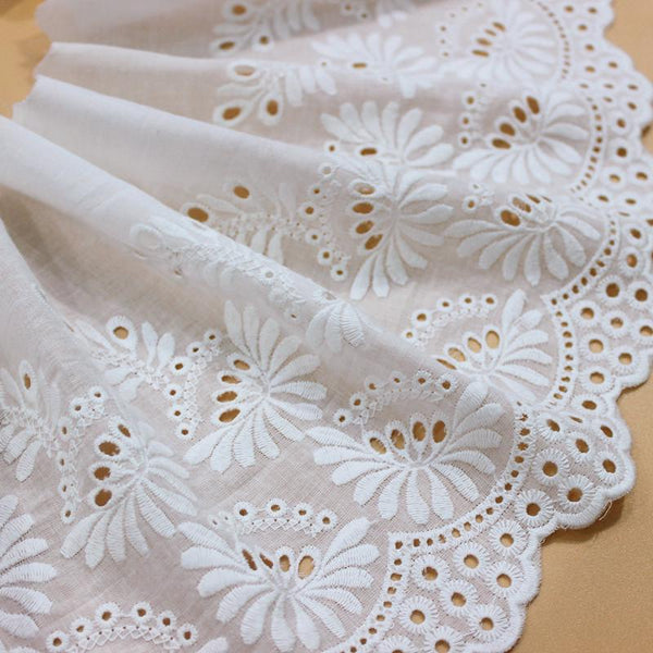 Scalloped Edge Cotton Lace Trim: Elegant Sewing & Craft Décor