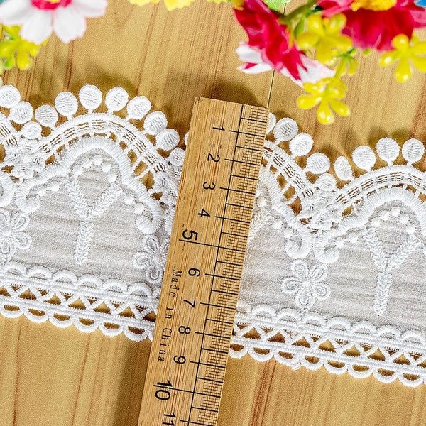 Scalloped Edge Cotton Lace Trim: Elegant Off White Sewing & Craft Décor