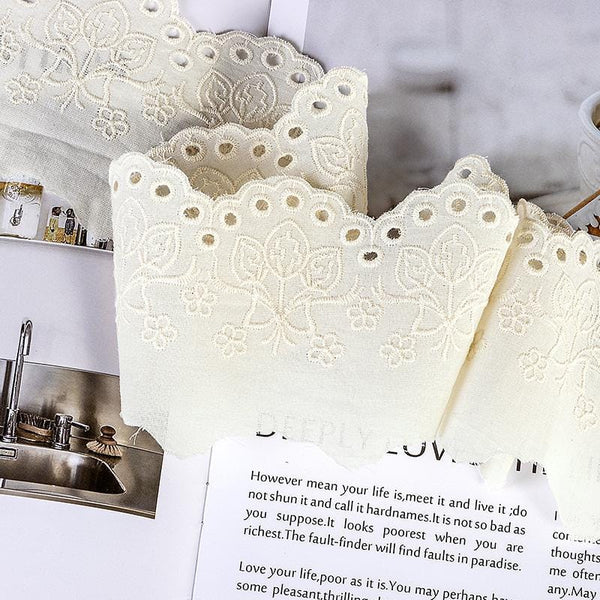 Scalloped Edge Cotton Lace Trim: Elegant Sewing & Craft Décor