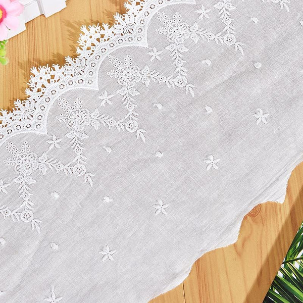 Scalloped Off White Cotton Lace Trim: Elegant Sewing & Crafting