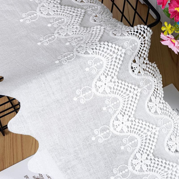 Scalloped Cotton Lace Trim: Off White Broderie Anglaise - Sewing & Crafting