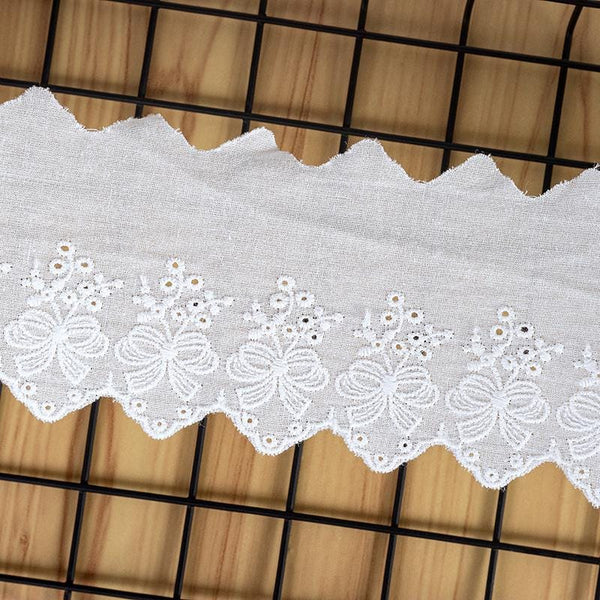 White Cotton Lace Trim: Scalloped Edge Venice Lace