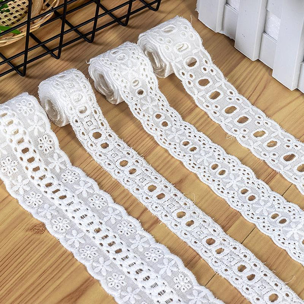 Scalloped Edge Cotton Lace Trim: Elegant Sewing & Crafting