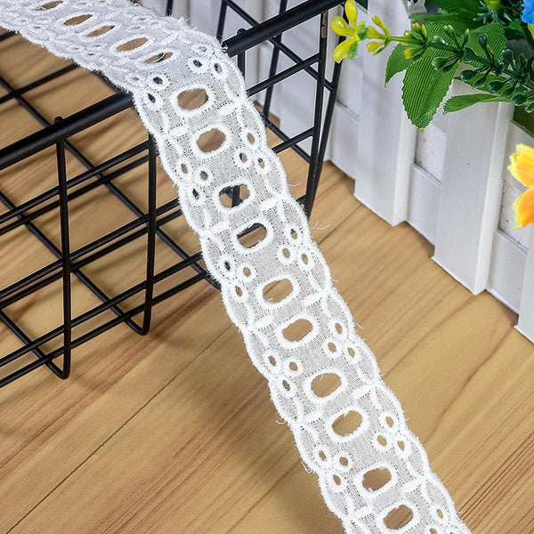 Scalloped Edge Cotton Lace Trim: Elegant Sewing & Crafting, 1 inch wide priced by the yard