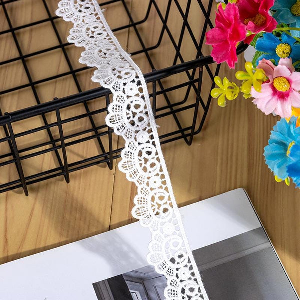 White Venice Lace Trim: Scalloped Victorian Guipure, 4.25" Wide - By The Yard