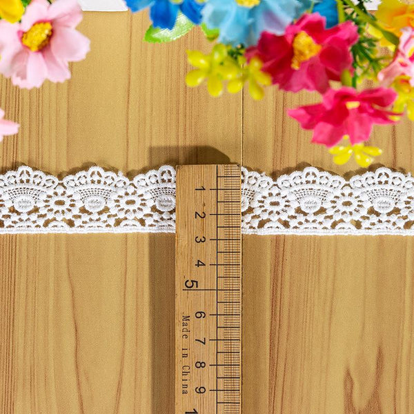 White Venice Lace Trim: Scalloped Victorian Guipure, 4.25" Wide - By The Yard