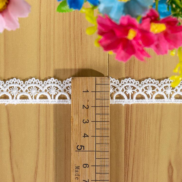 Cotton Venice Lace Trim: 4 1/4" Scalloped Victorian Guipure