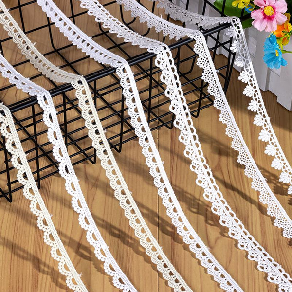 Venice Lace Trim: White Scalloped Guipure Lace