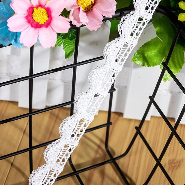 White Venice Lace Trim: Scalloped Victorian Guipure 1/2 inches wide