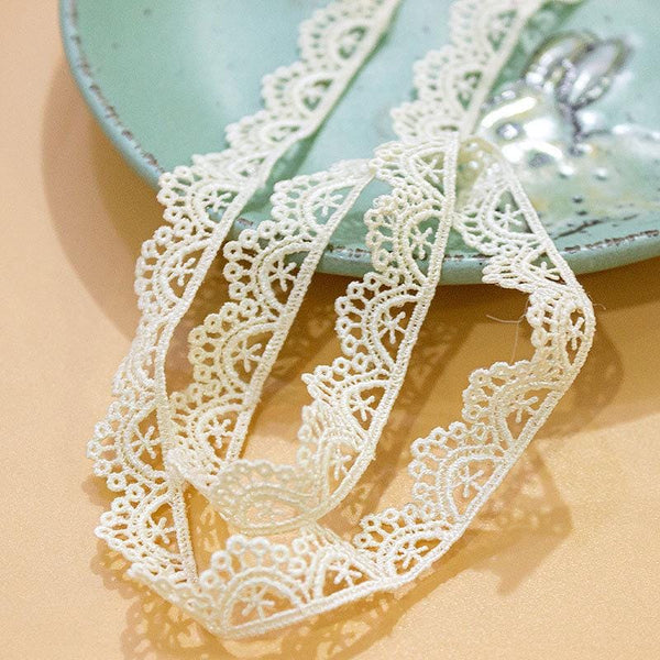 Venice Lace Trim: White Scalloped Guipure - Sewing & Crafting