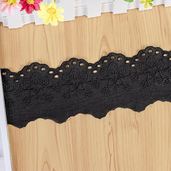 Scalloped Edge Cotton Lace Trim: Elegant Sewing & Craft Décor