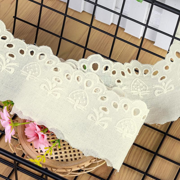 Scalloped Edge Cotton Lace Trim: Elegant Sewing & Crafting Décor