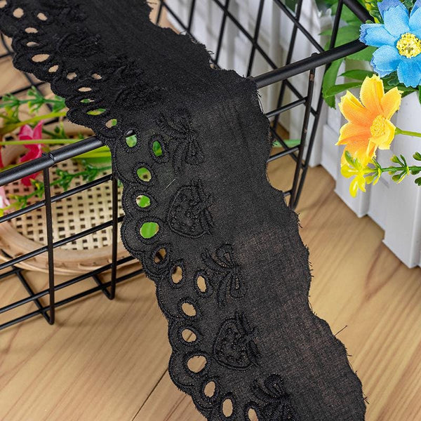 Scalloped Edge Cotton Lace Trim: Elegant Sewing & Crafting Décor
