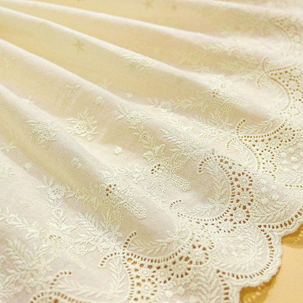 Scalloped Cotton Lace Trim: Elegant White Sewing & Craft Décor