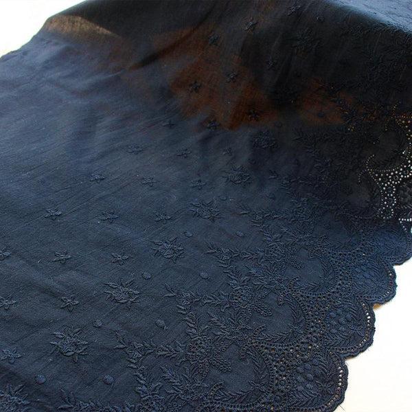 Scalloped Cotton Lace Trim: Elegant White Sewing & Craft Décor