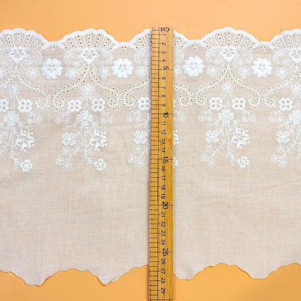 Scalloped Edge Cotton Lace Trim: Elegant Sewing & Craft Décor