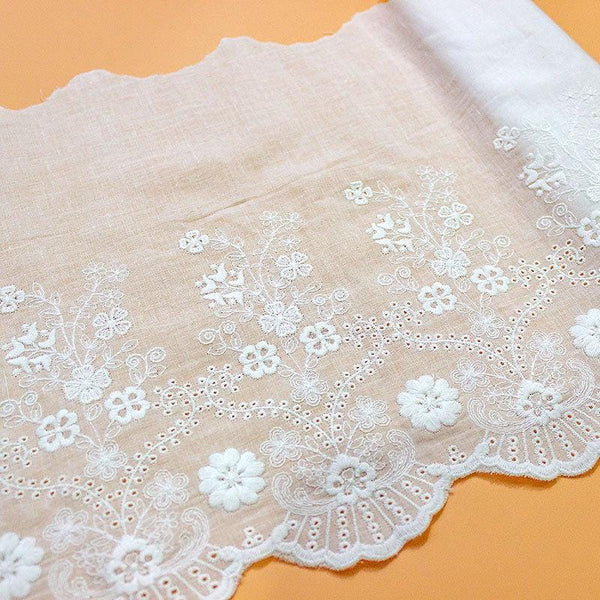 Scalloped Edge Cotton Lace Trim: Elegant Sewing & Craft Décor