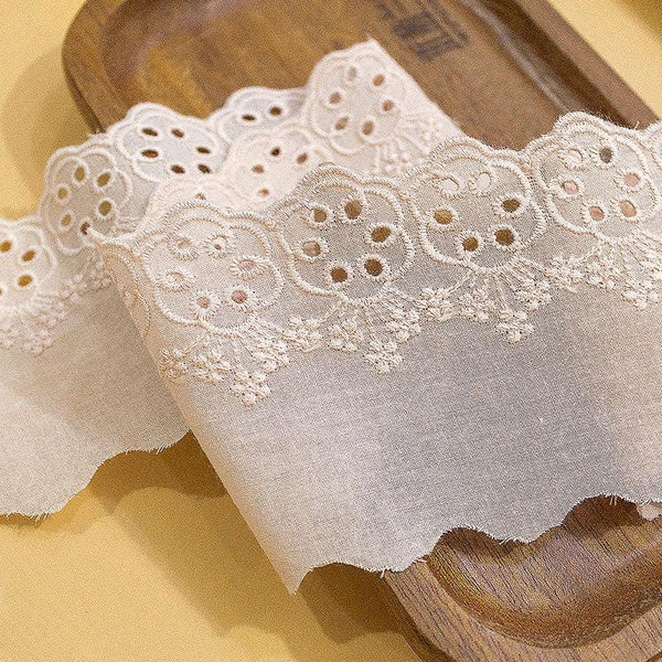 Scalloped Edge Cotton Lace Trim: Elegant Sewing & Craft Décor