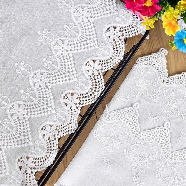 Scalloped Cotton Lace Trim: Off White Broderie Anglaise - Sewing & Crafting