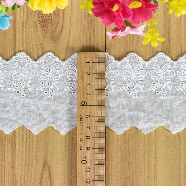 White Cotton Lace Trim: Scalloped Edge Venice Lace
