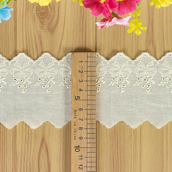 White Cotton Lace Trim: Scalloped Edge Venice Lace