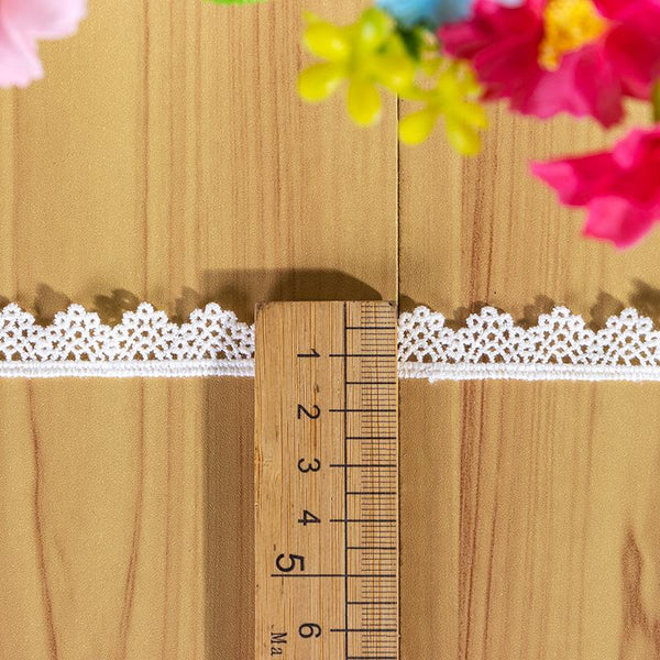 Venice Lace Trim: White Scalloped Guipure Lace