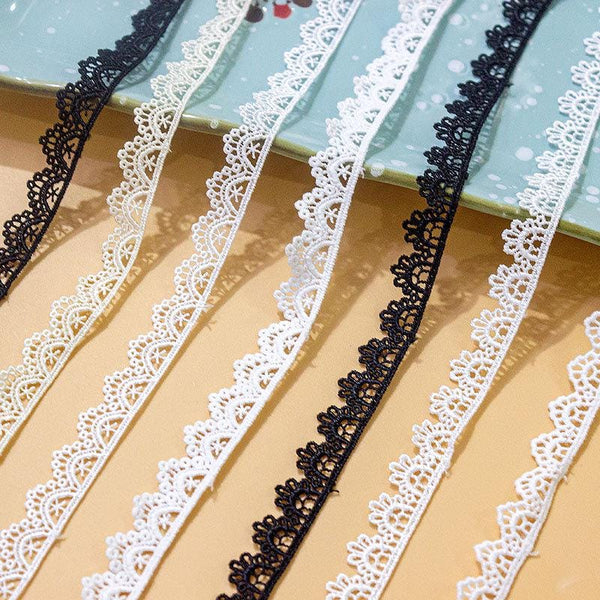 Venice Lace Trim: White Scalloped Guipure - Sewing & Crafting