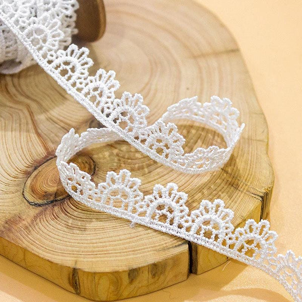 Venice Lace Trim: White Scalloped Guipure - Sewing & Crafting