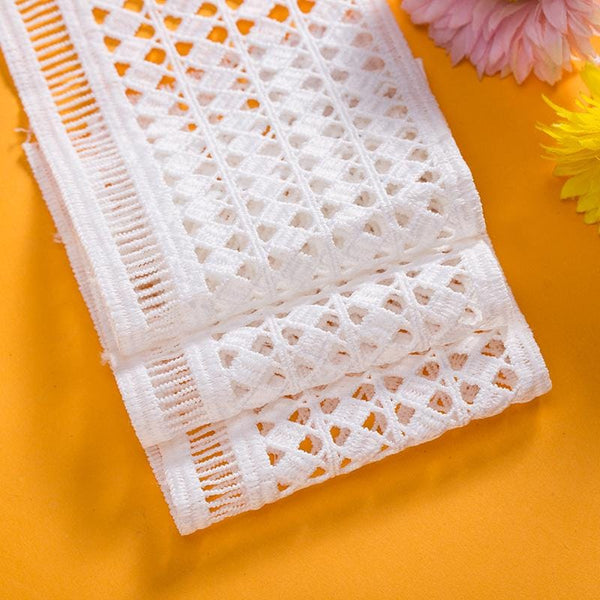 Off White Venice Lace Trim: Scalloped Guipure, Victorian Style - By The Yard