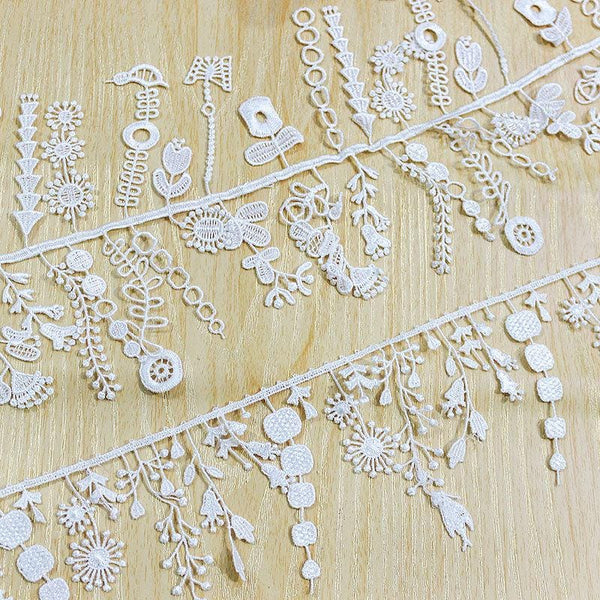 White Scalloped Venice Lace Trim: Victorian Guipure, Crafting & Sewing - 4 1/4"