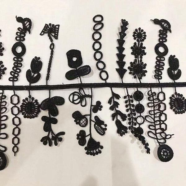 White Scalloped Venice Lace Trim: Victorian Guipure, Crafting & Sewing - 4 1/4"