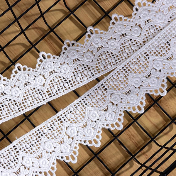 Vintage Cotton Lace Trim: Scalloped Edge Sewing Ribbon