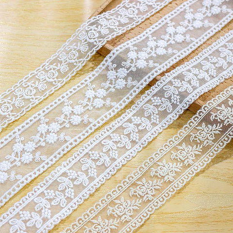 Vintage Mesh Embroidery Lace with Floral Design – Elegant Sewing Fabric for Crafts, Dressmaking & DIY Projects