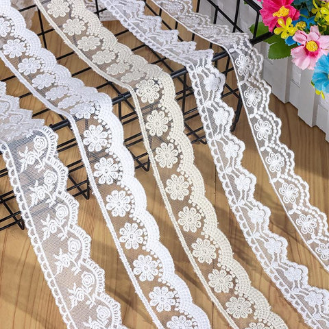 Vintage Mesh Embroidery Lace with Floral Design – Elegant Sewing Fabric for Crafts, Dressmaking & DIY Projects