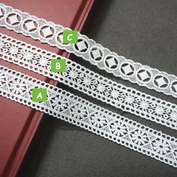 Venice Lace Trim: Off-White Round Pattern, 1-Inch Wide